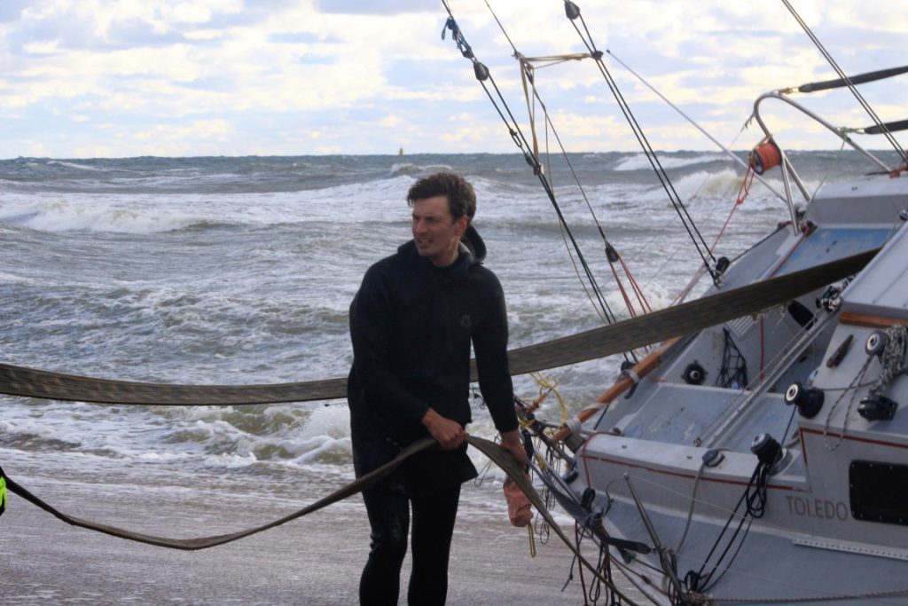 Kudzeviciaus regata Baltijos jura nelaime jachta Lietuva jachta Defiance jachta Esox